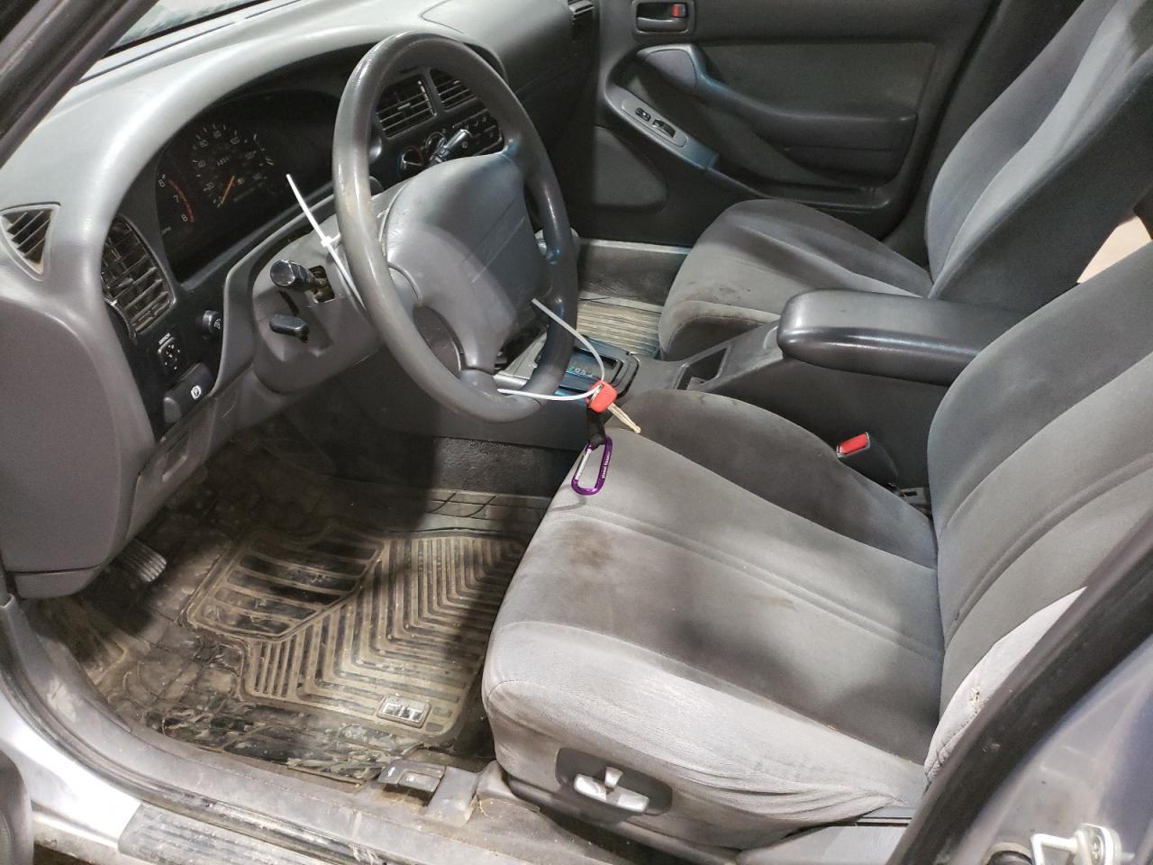 1995 Toyota Camry - Image 7