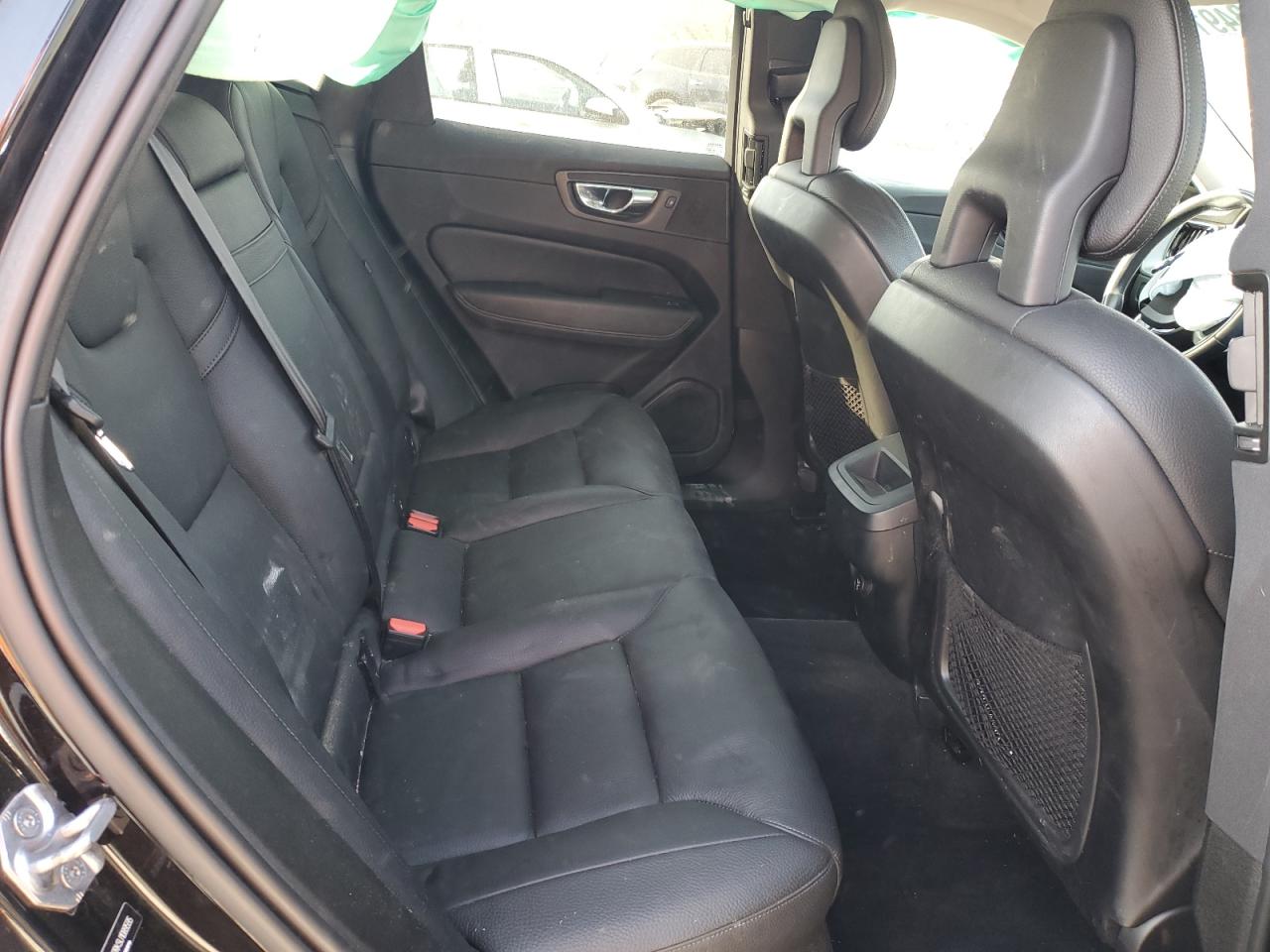 2018 Volvo XC60 - Image 11