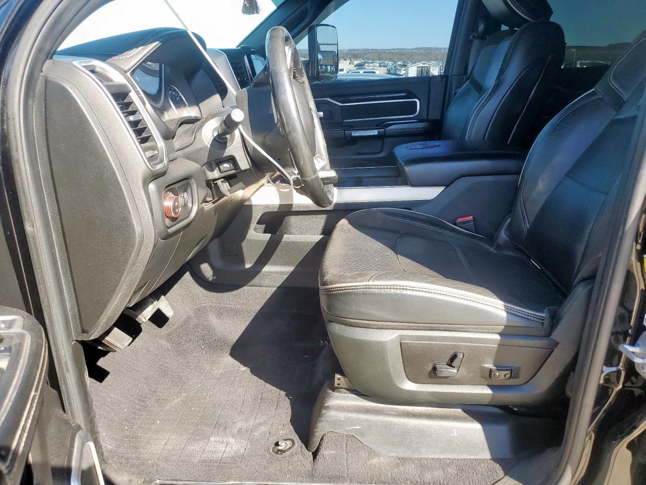 2019 Ram 2500 Laramie VIN: 3C6UR5FJ2KG596769 Lot: 90265335