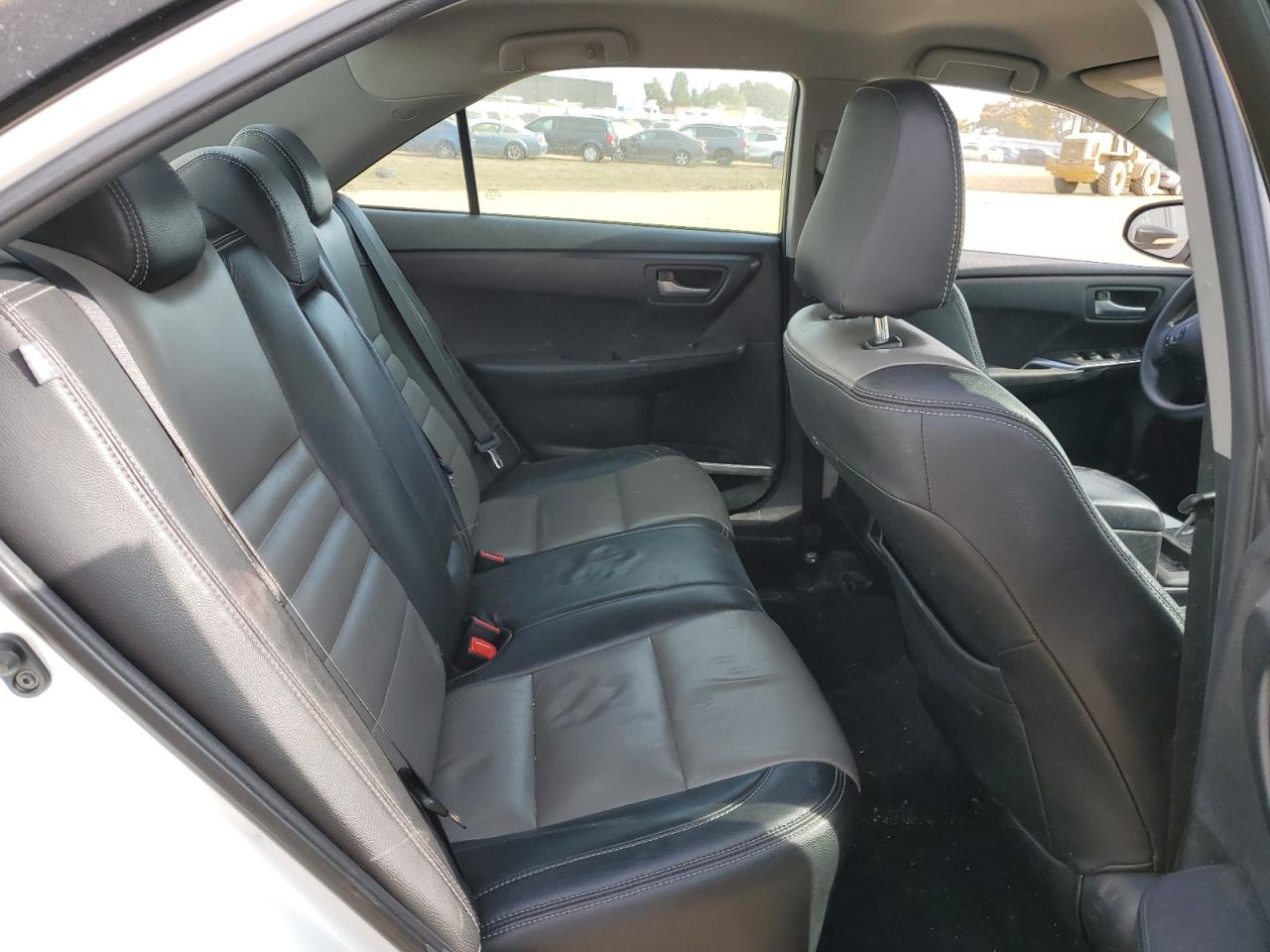 2016 Toyota Camry - Image 11