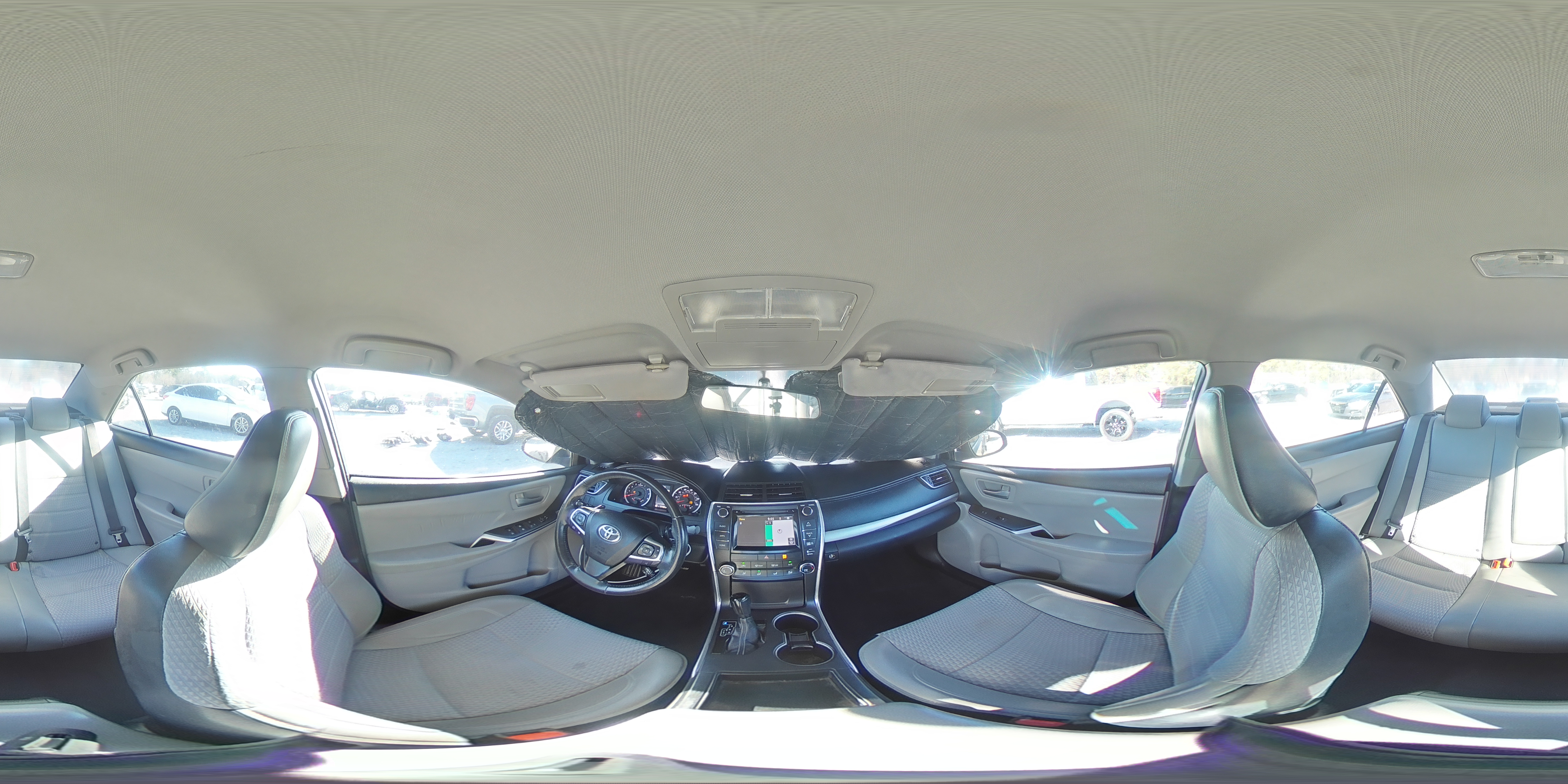 2015 Toyota Camry - Image 15