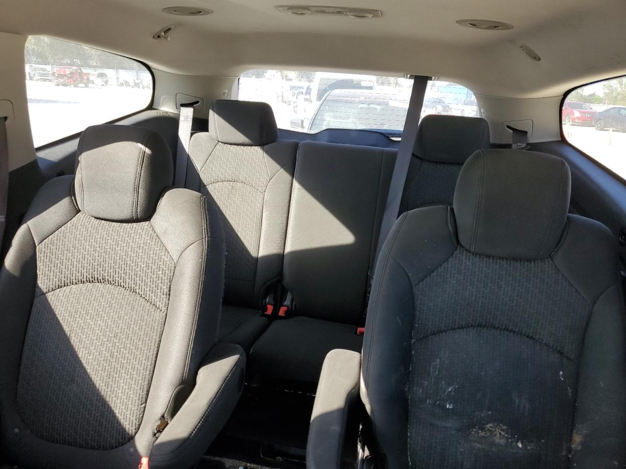 2010 Chevrolet Traverse - Image 10