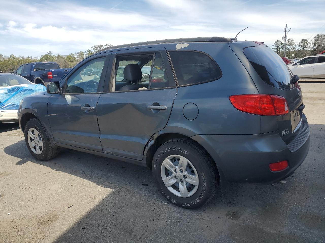 2009 Hyundai Santa Fe - Image 2