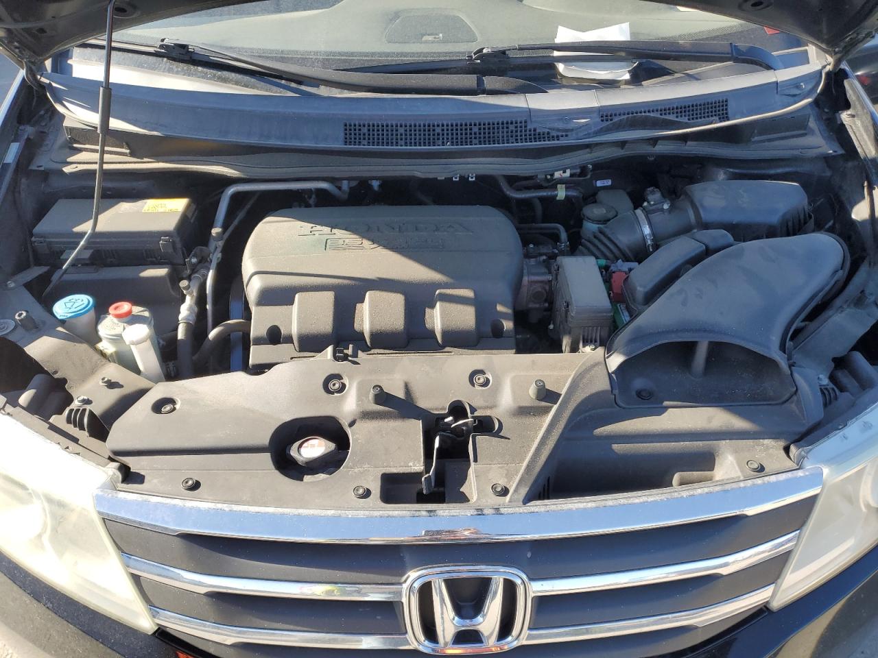 2011 Honda Odyssey - Image 12