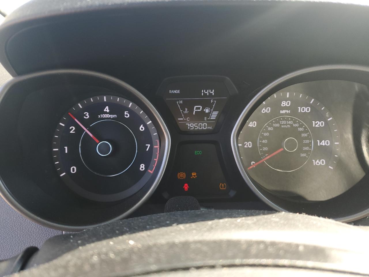 2016 Hyundai Elantra - Image 9