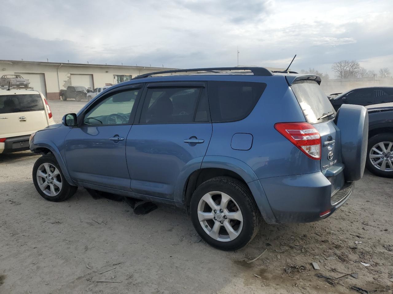2009 Toyota RAV 4 - Image 2