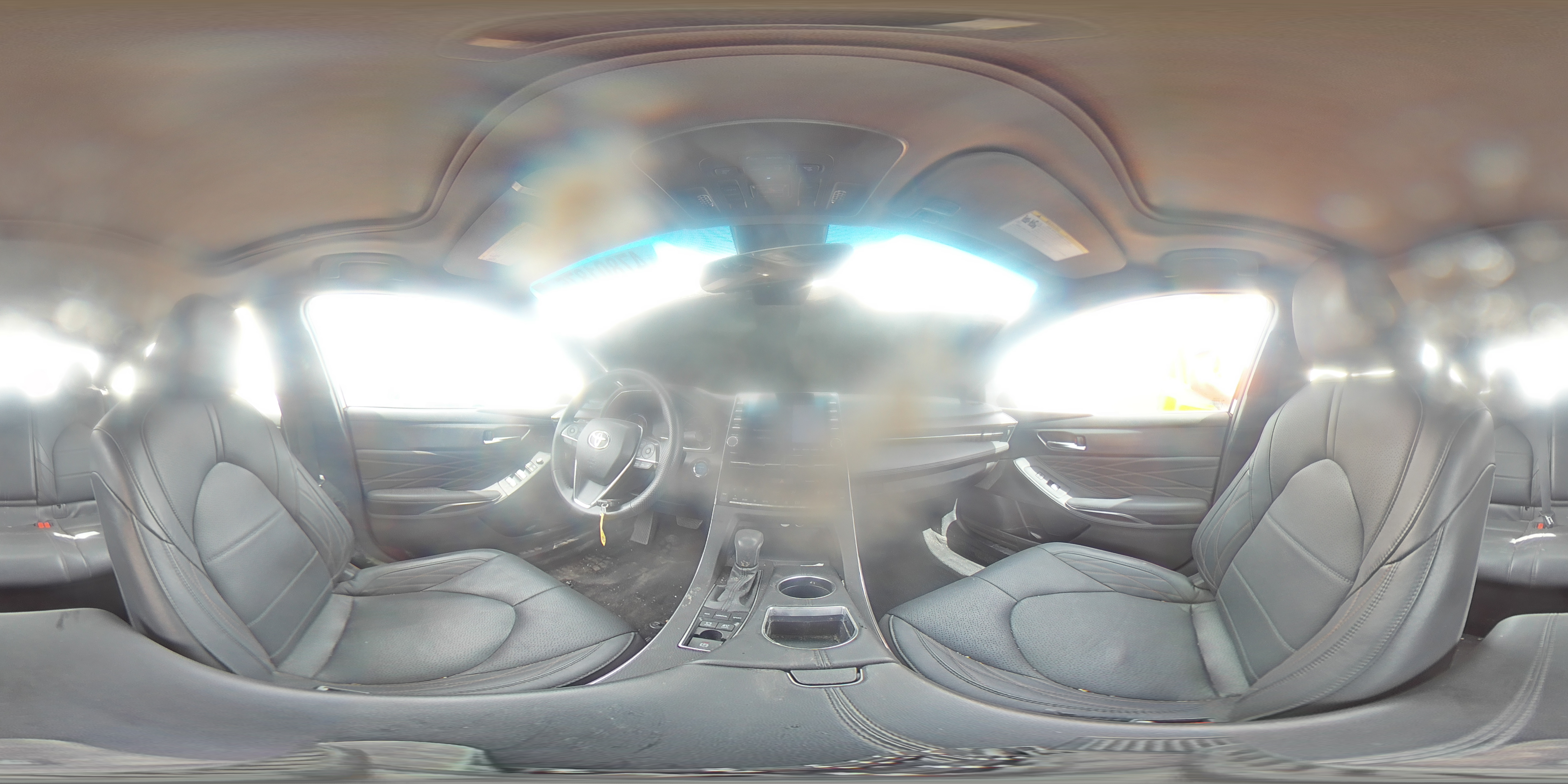 2022 Toyota Avalon - Image 13