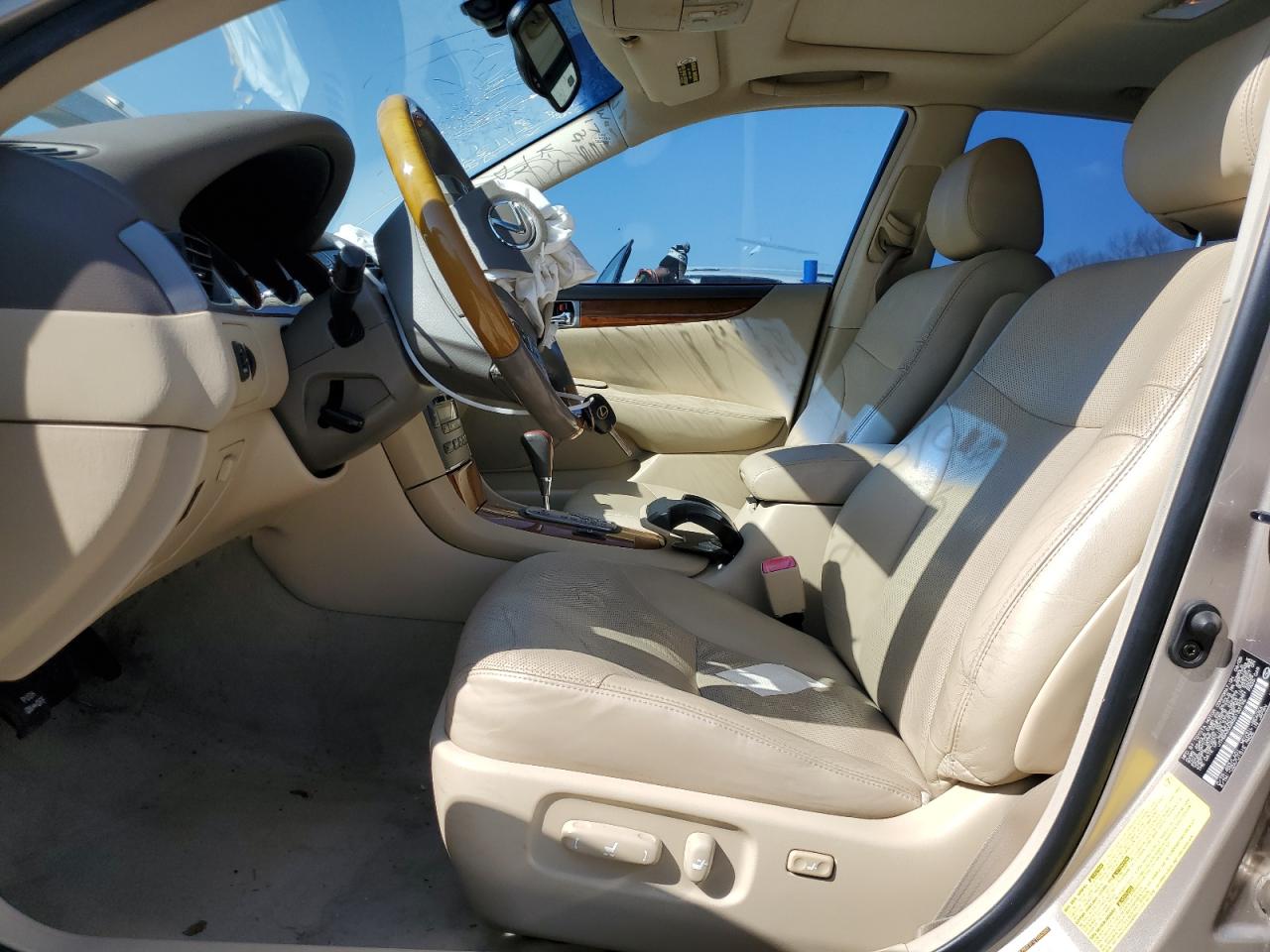 2005 Lexus ES - Image 7