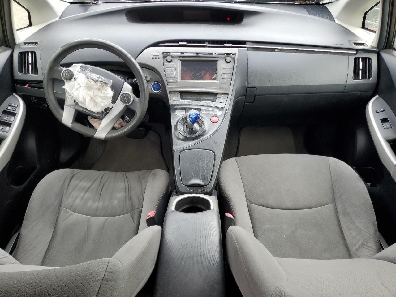 2012 Toyota Prius - Image 8
