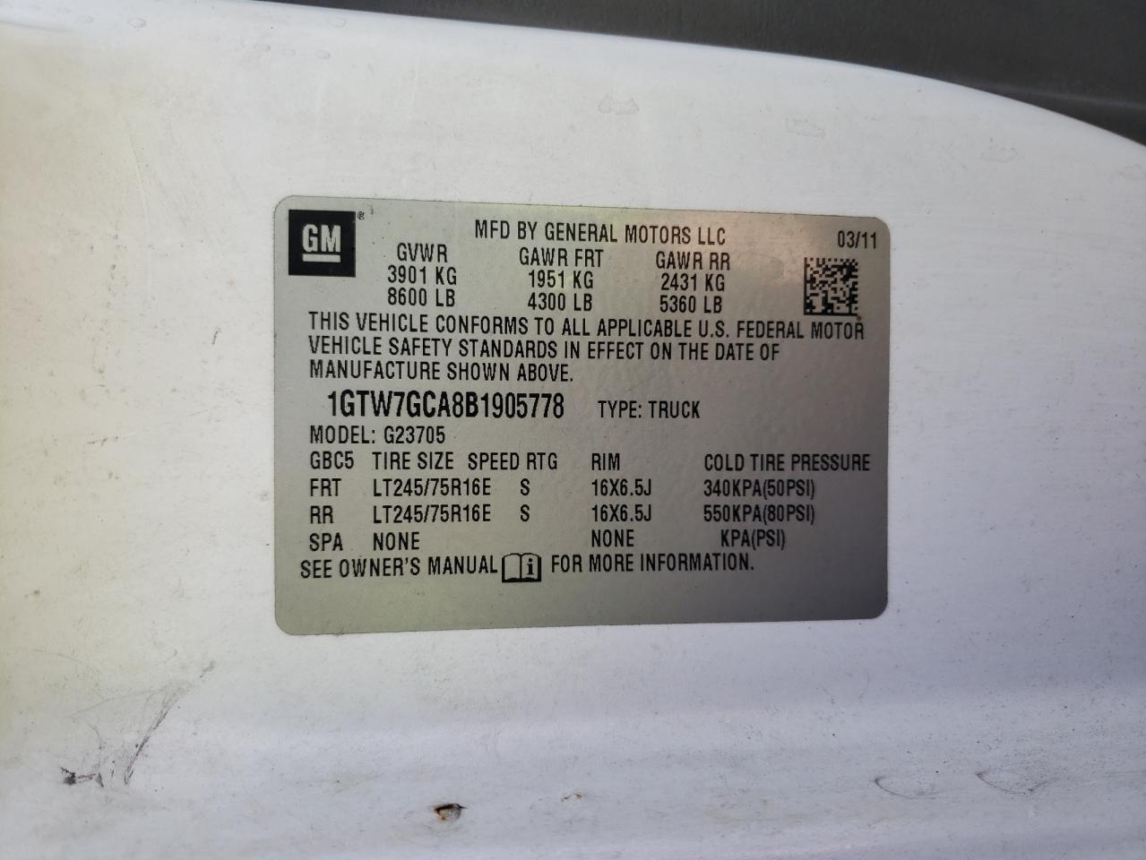 2011 GMC Savana - Image 14