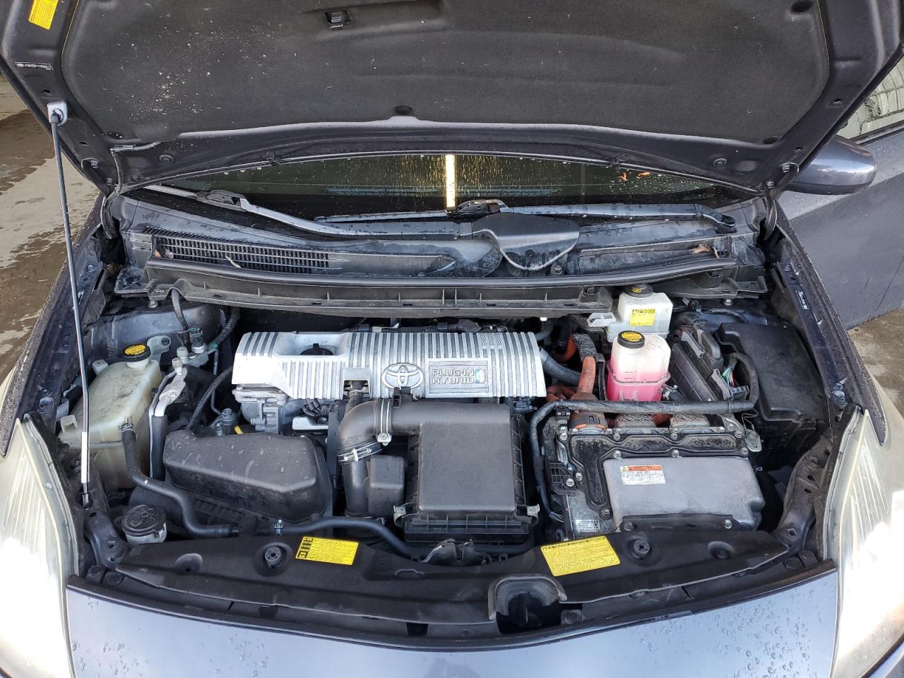 2012 Toyota Prius - Image 11