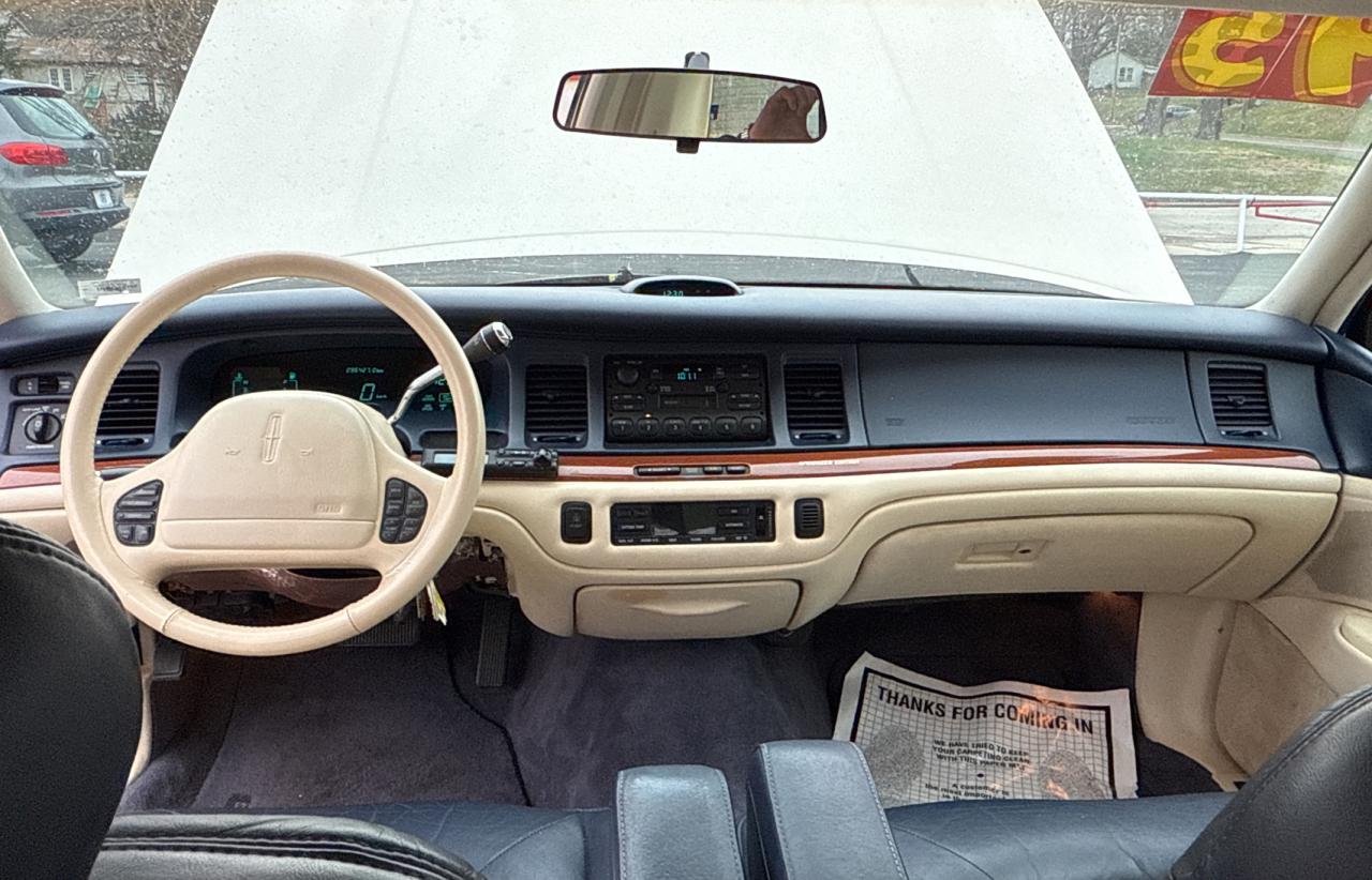 1995 Lincoln Town Car Signature VIN: 1LNLM82W4SY705014 Lot: 49991525