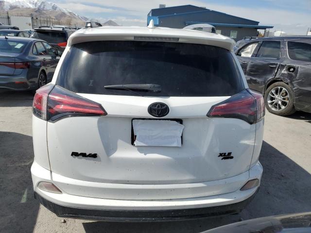  TOYOTA RAV4 2017 White