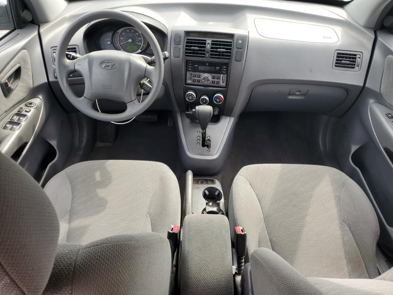 2005 Hyundai Tucson - Image 8