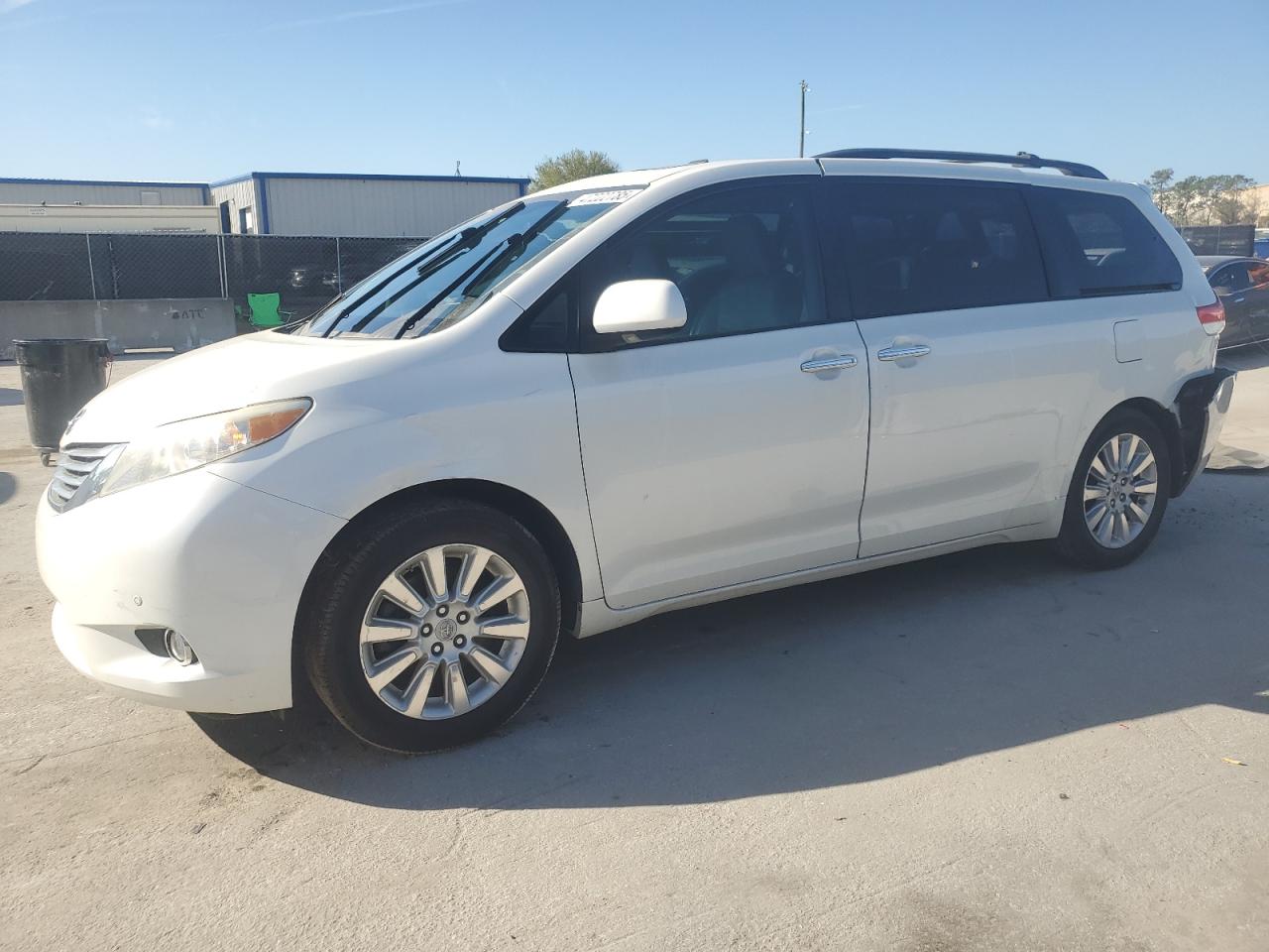 2011 Toyota Sienna - Image 1