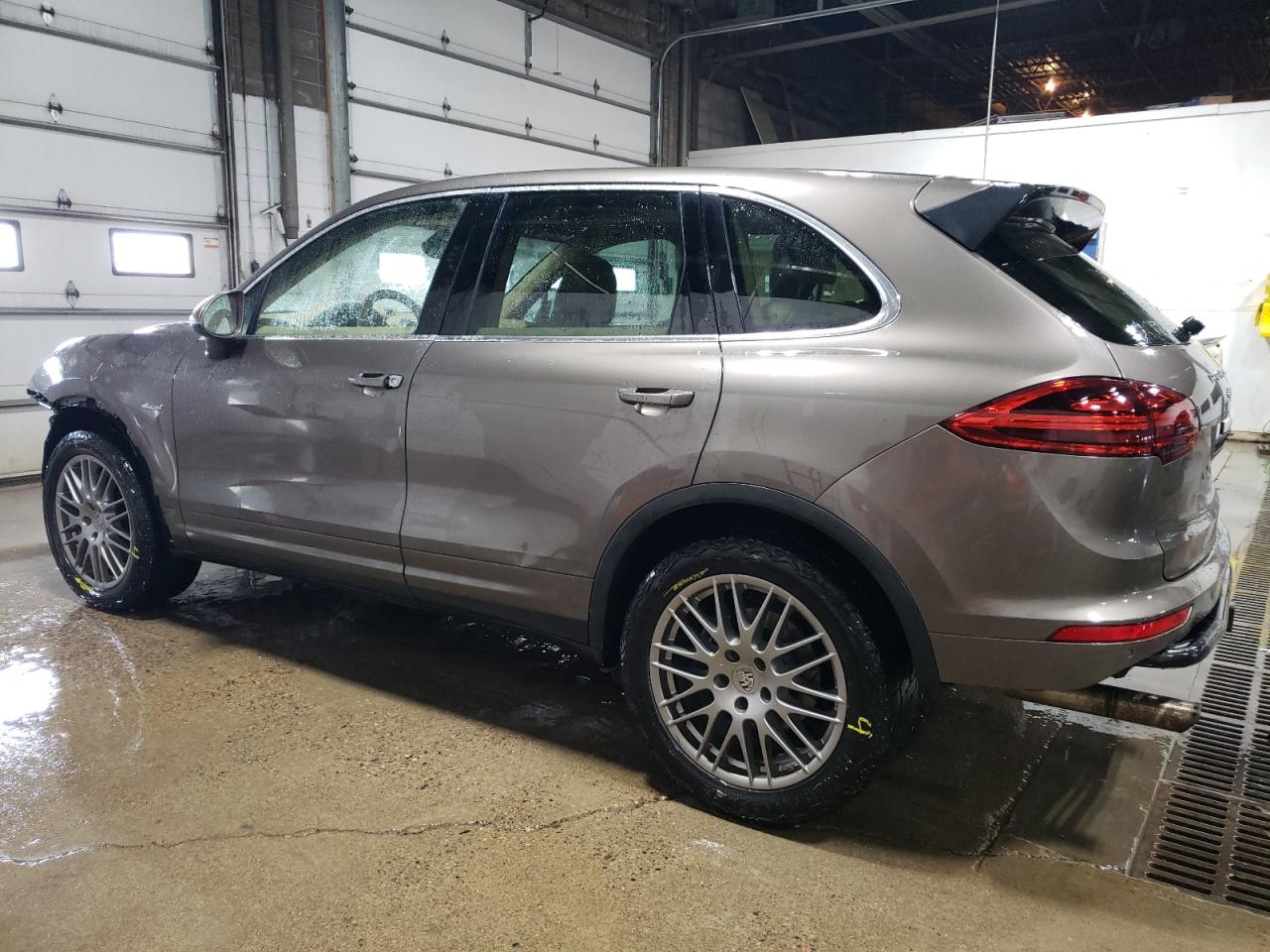 2016 Porsche Cayenne - Image 2