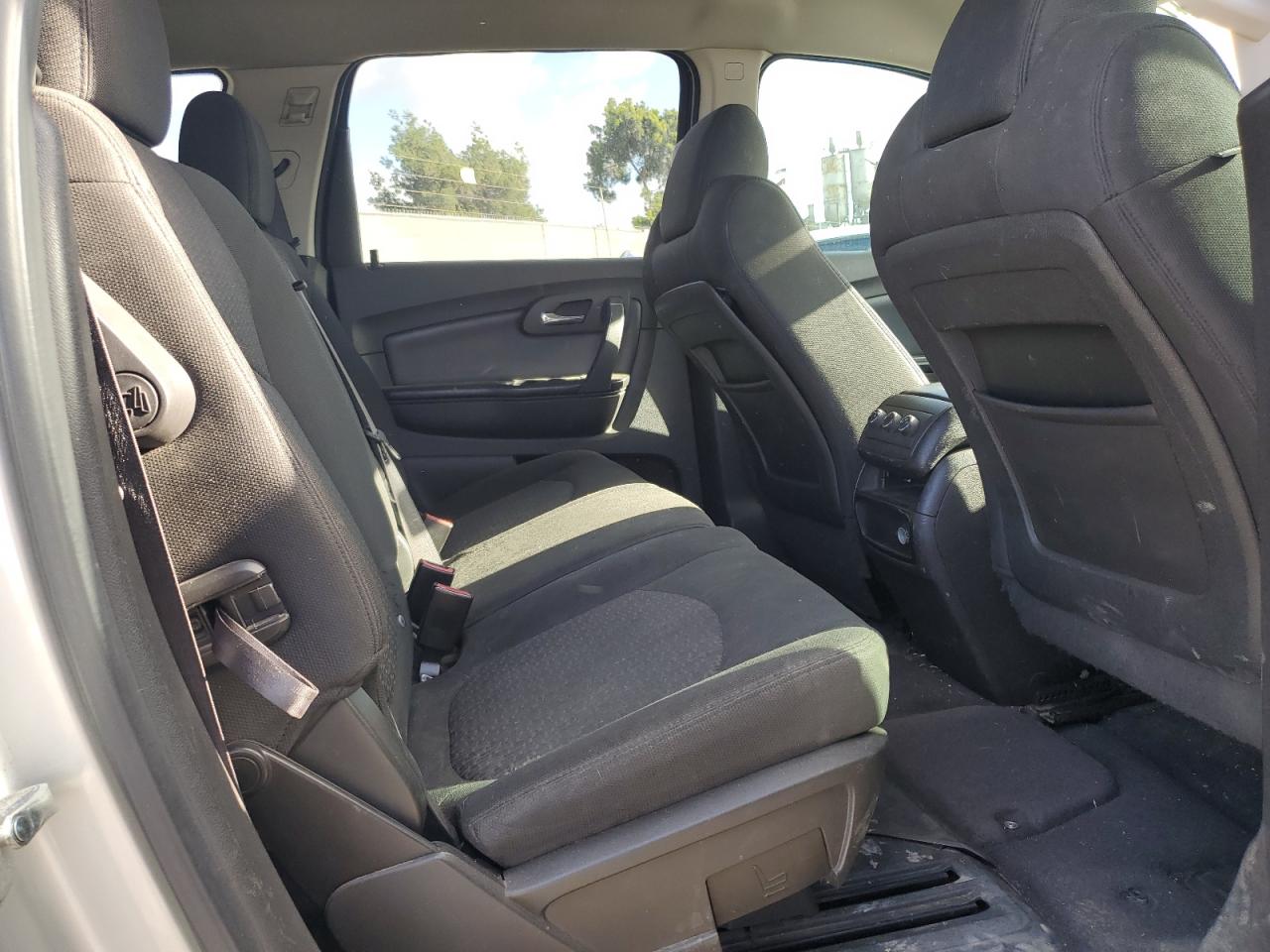 2011 Chevrolet Traverse - Image 11