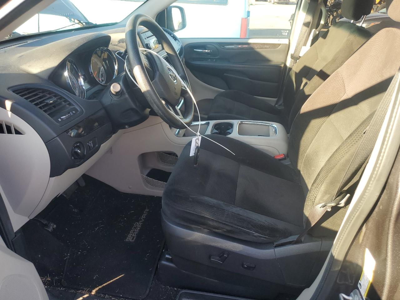 2016 Dodge Caravan - Image 7