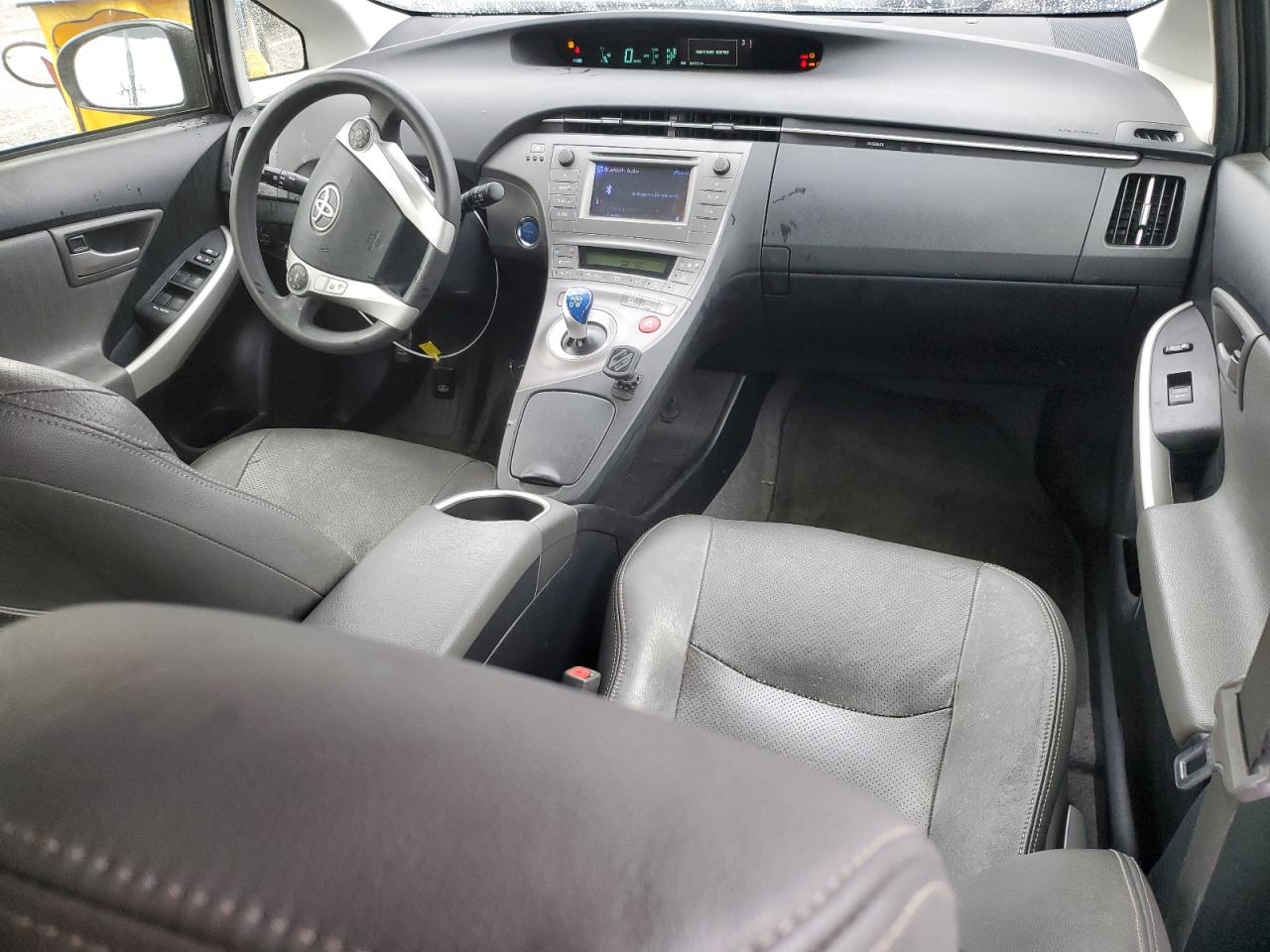 2015 Toyota Prius - Image 8