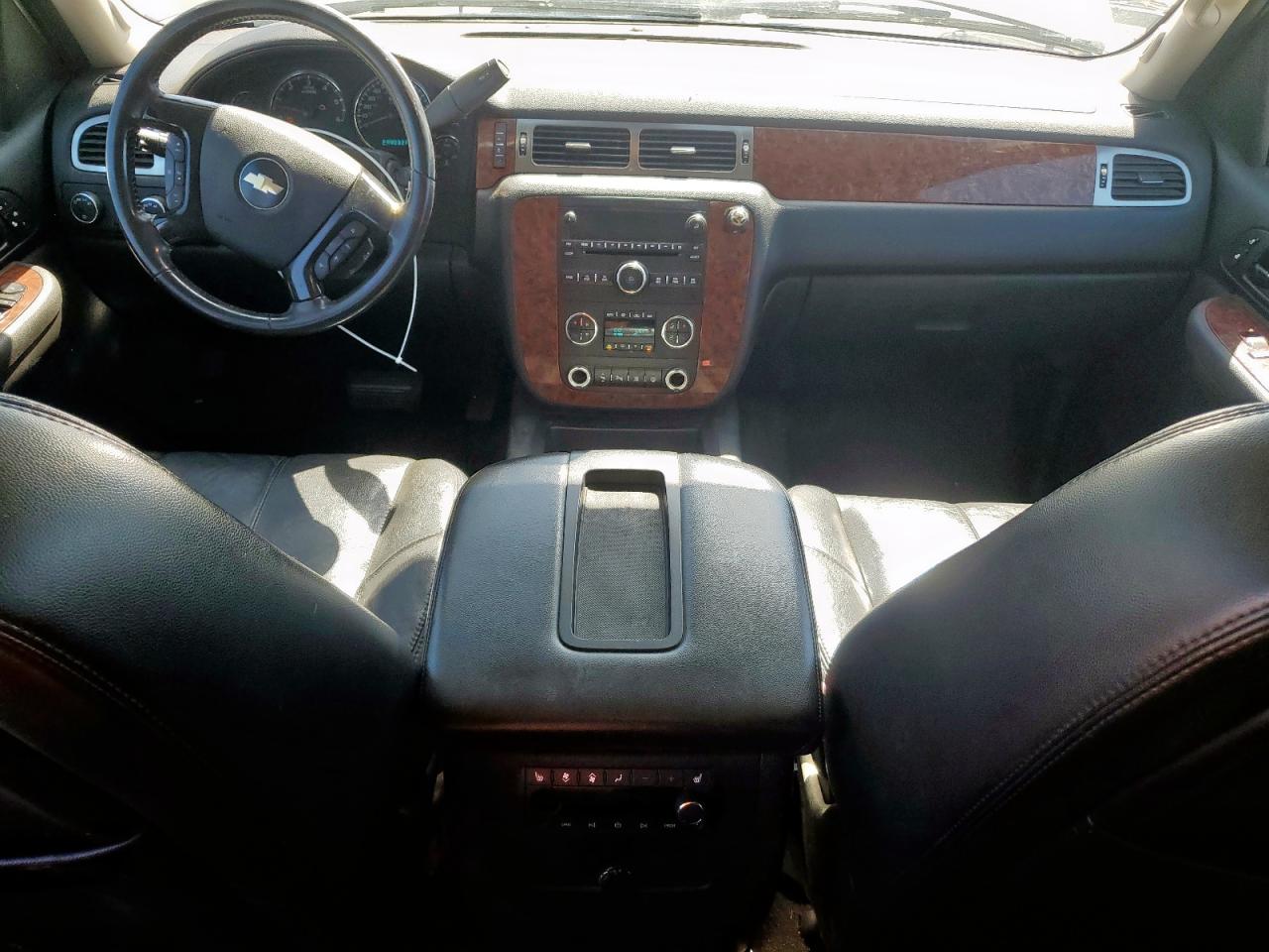 2007 Chevrolet Suburban - Image 8