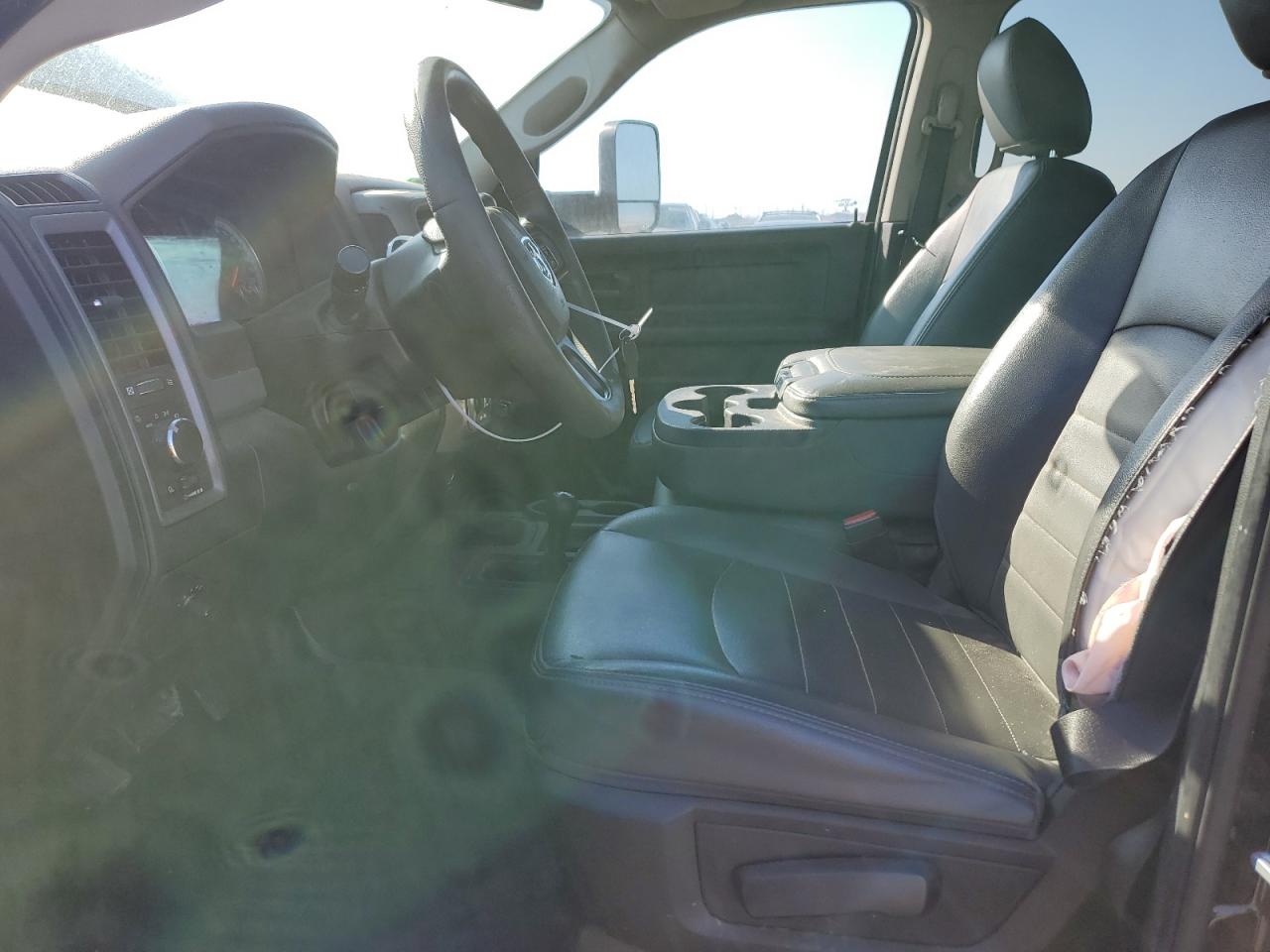 2018 RAM 3500 - Image 7