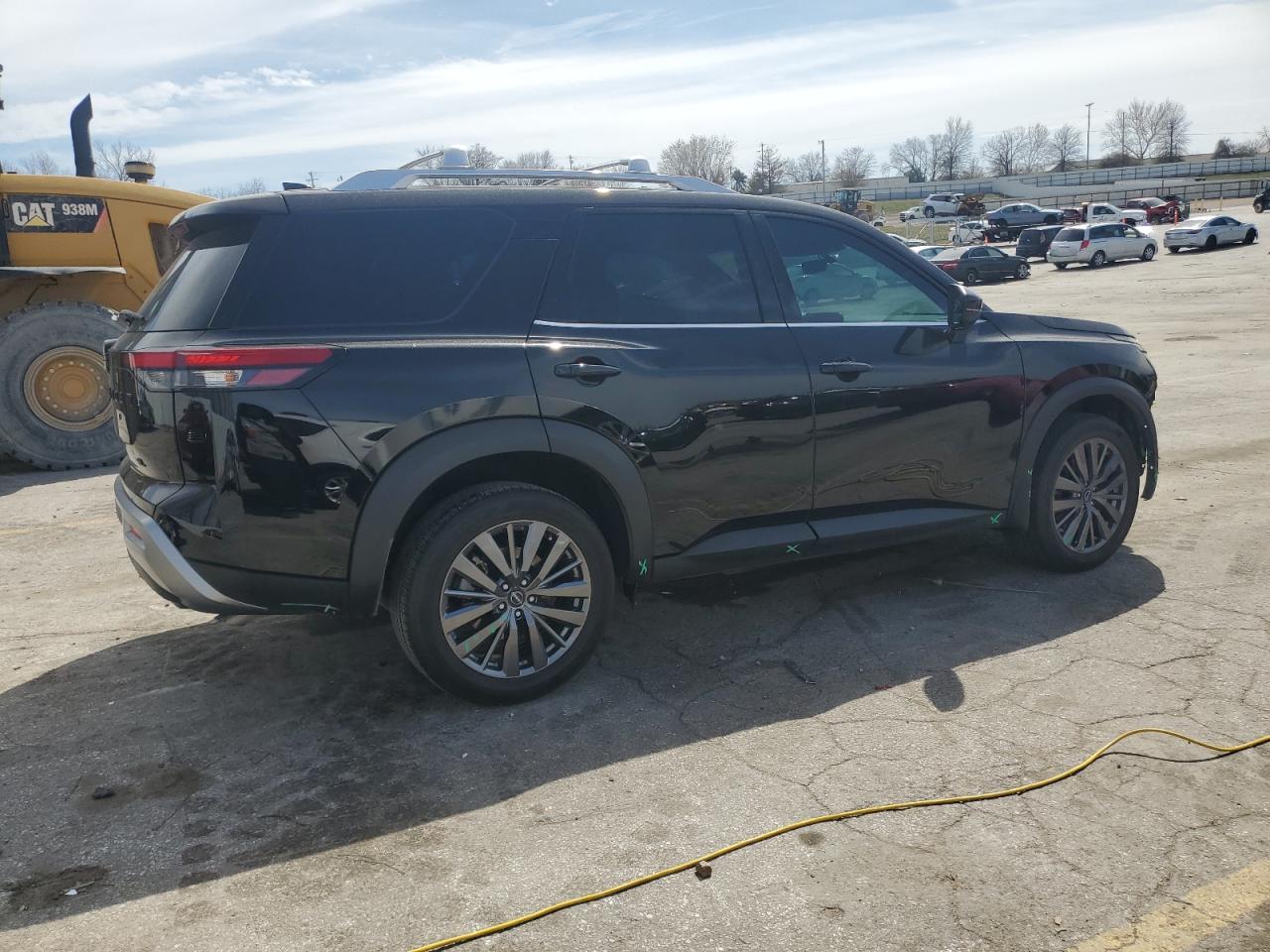 2024 Nissan Pathfinder - Image 3