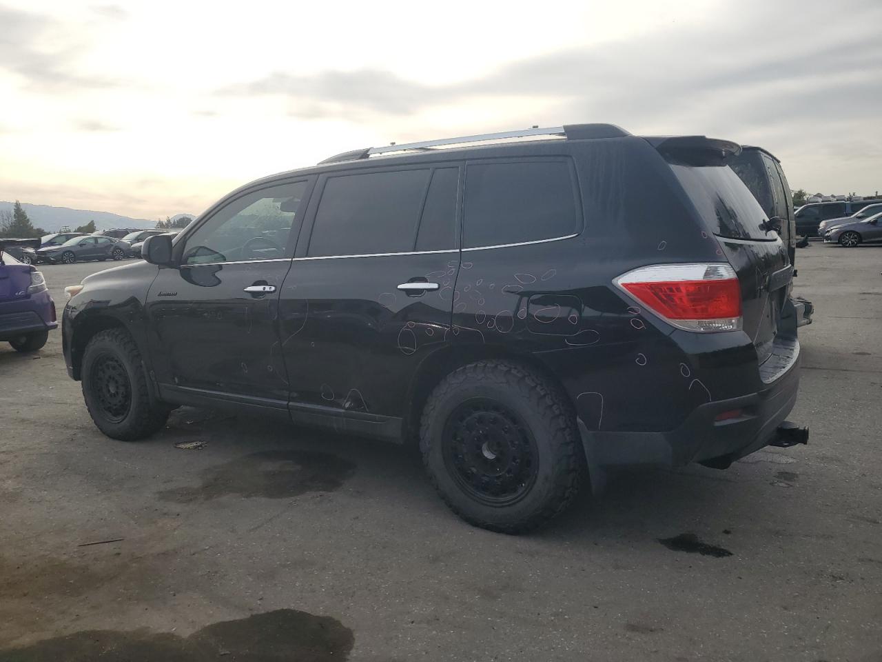 2012 Toyota Highlander - Image 2