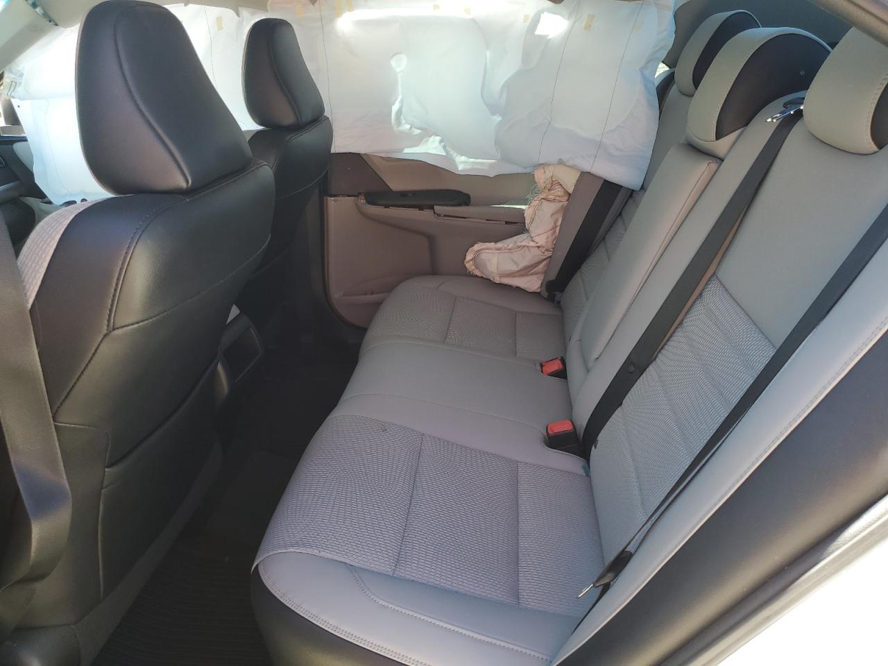 2016 Toyota Camry - Image 10
