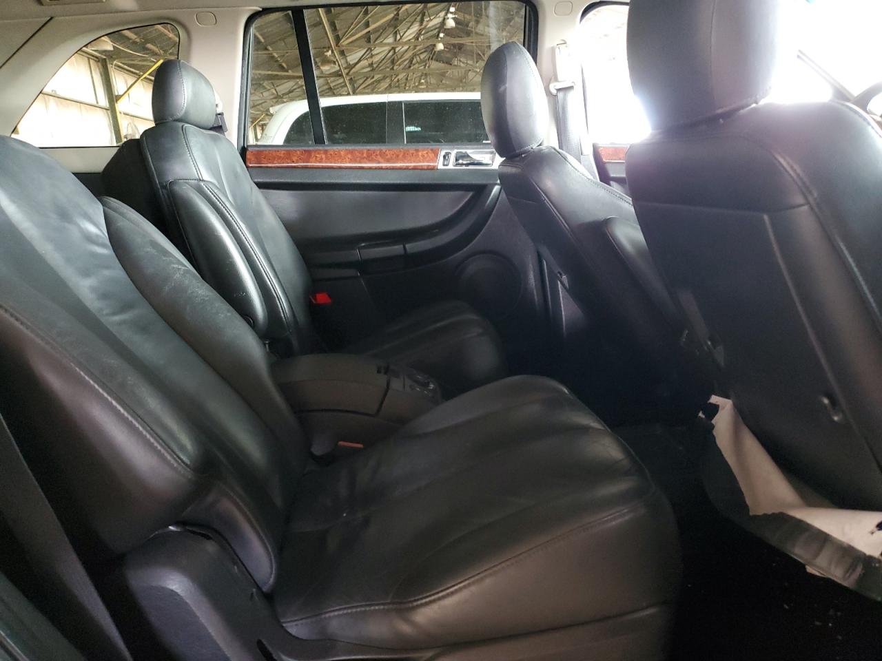2005 Chrysler Pacifica - Image 11