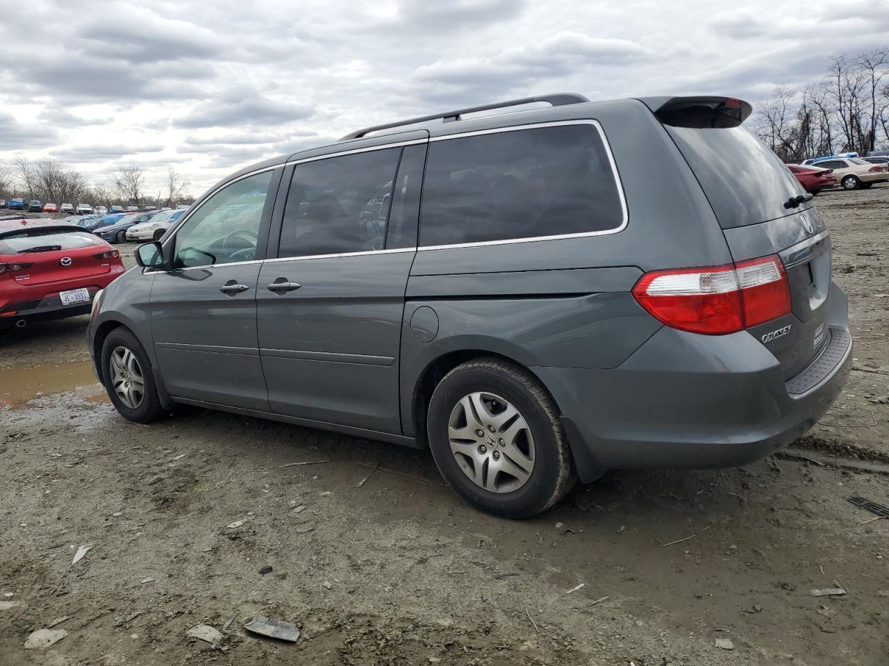 2007 Honda Odyssey - Image 2