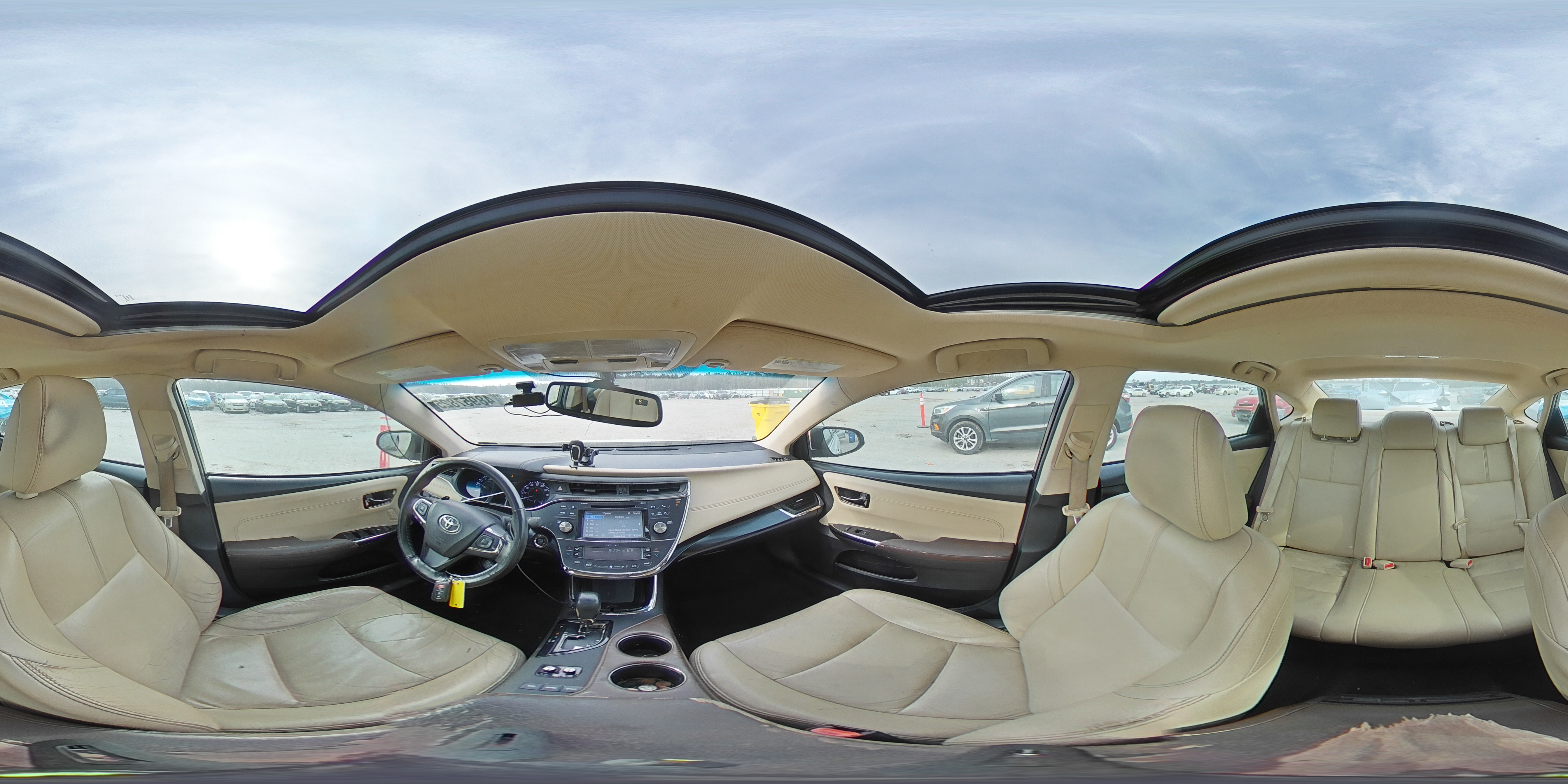 2016 Toyota Avalon - Image 13