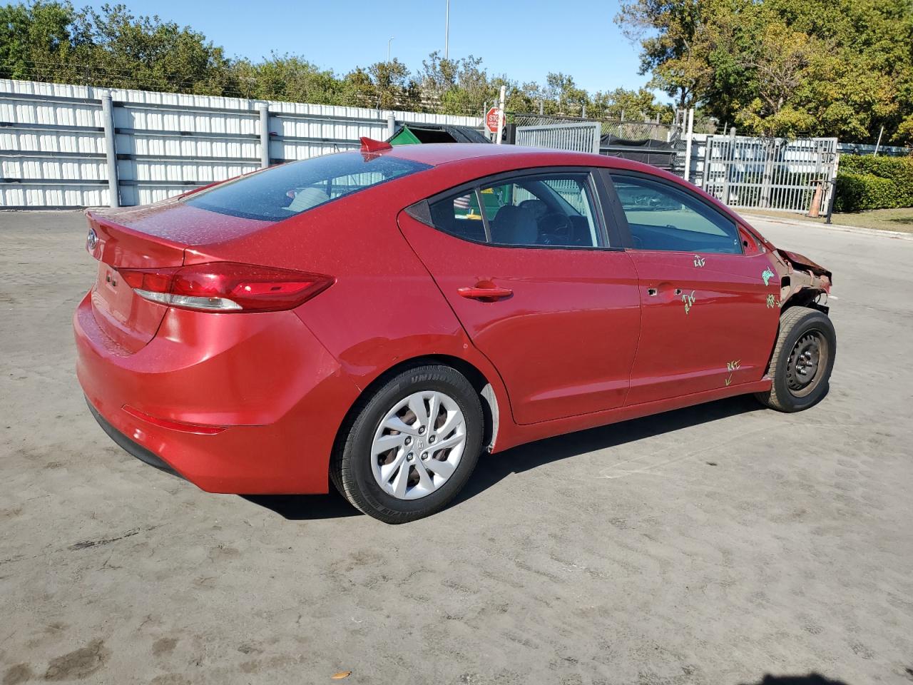 2017 Hyundai Elantra - Image 3