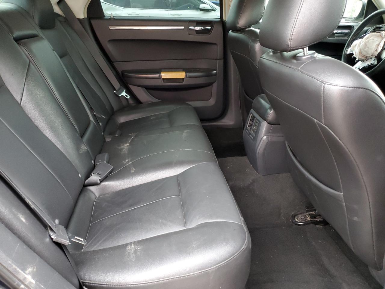 2008 Chrysler 300 - Image 10