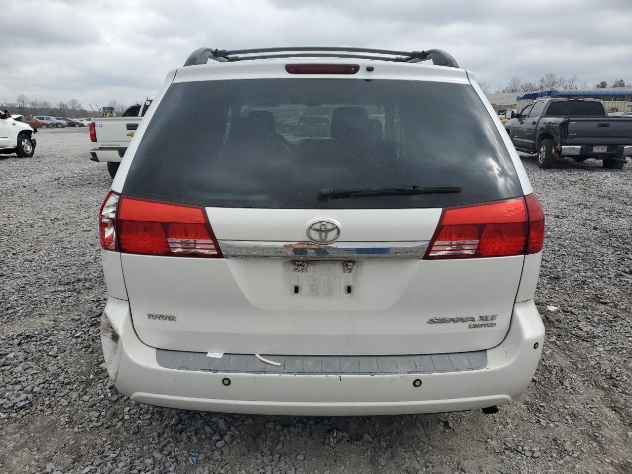 2005 Toyota Sienna - Image 6