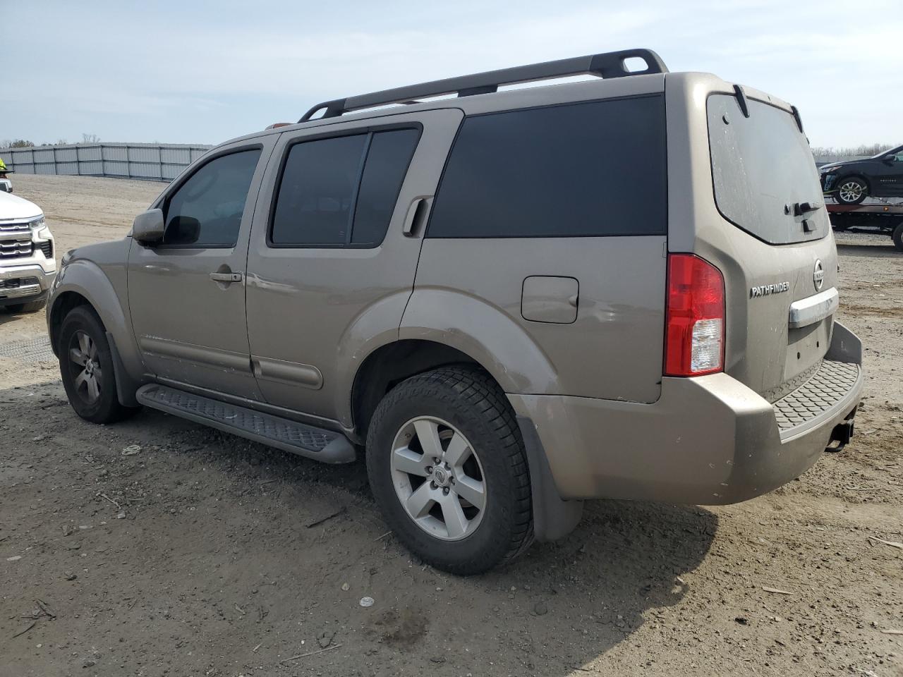 2008 Nissan Pathfinder - Image 2