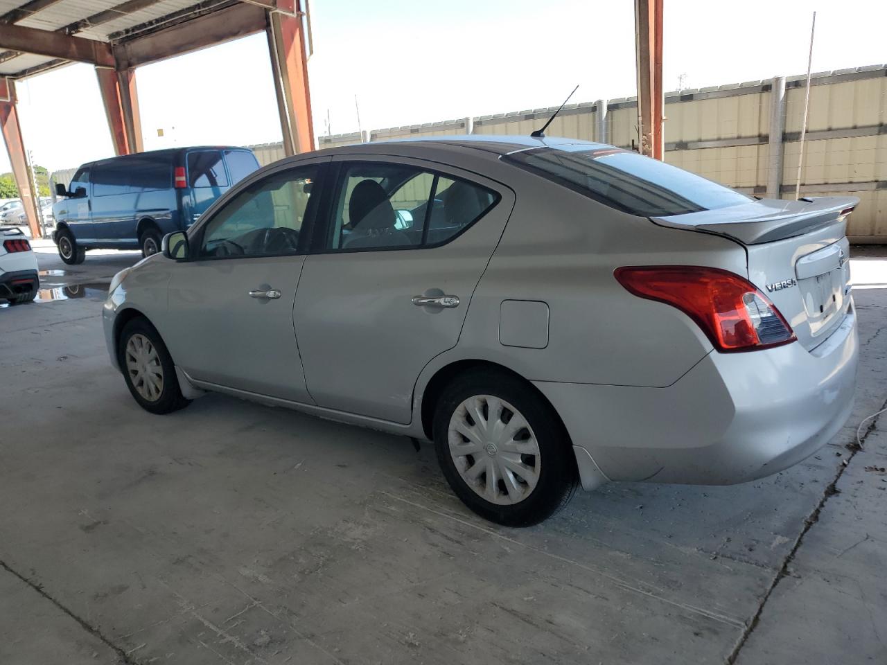 2013 Nissan Versa - Image 2