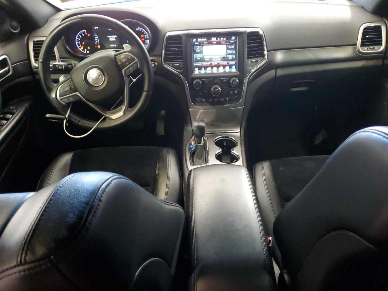 2017 Jeep Grand Cherokee - Image 8