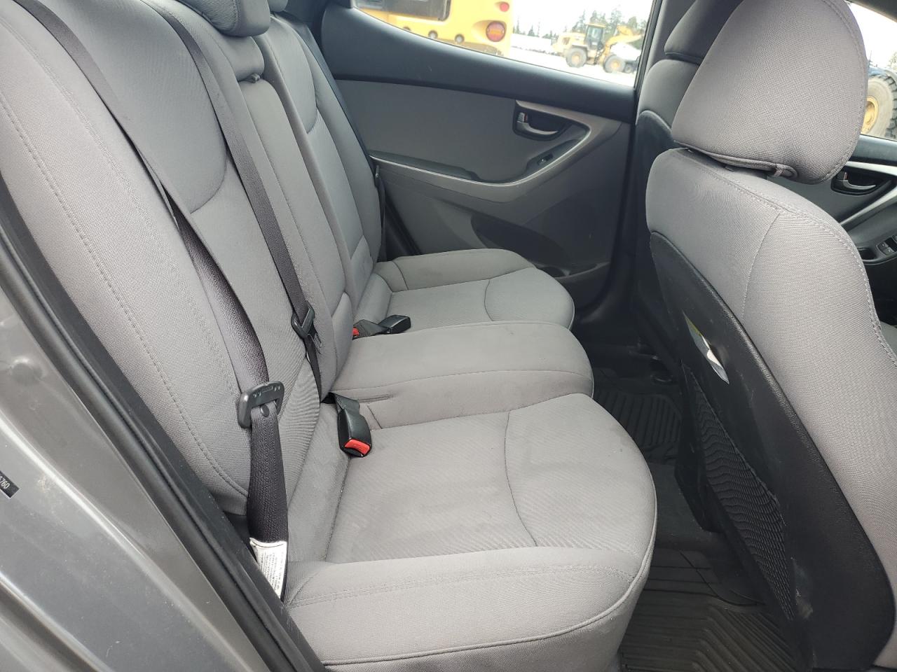 2013 Hyundai Elantra - Image 10