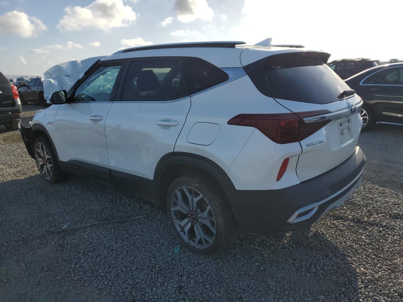 2021 Kia Seltos - Image 2