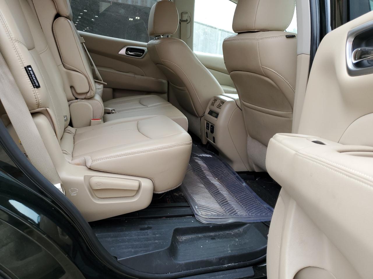 2018 Nissan Pathfinder - Image 11