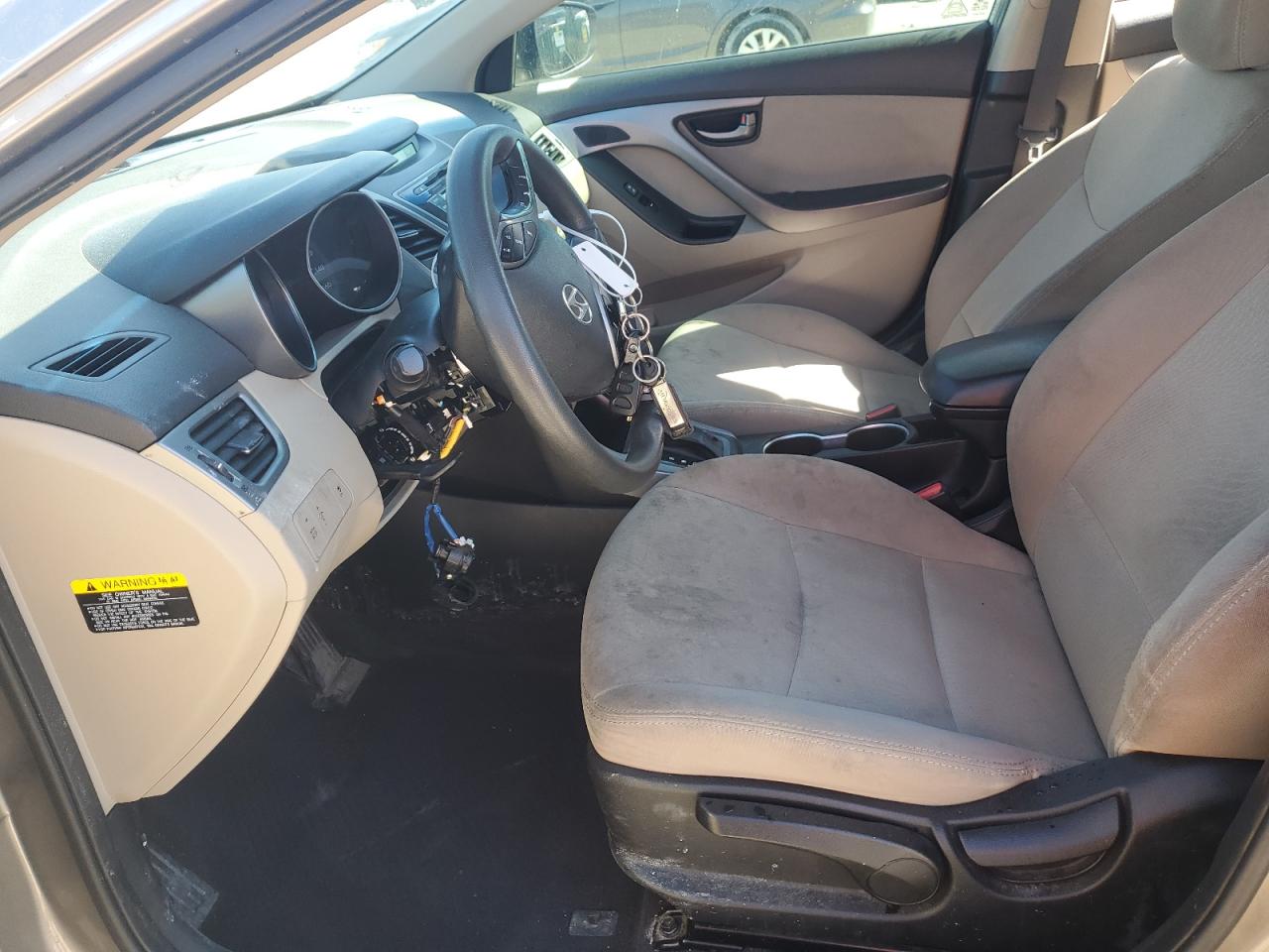 2015 Hyundai Elantra - Image 7