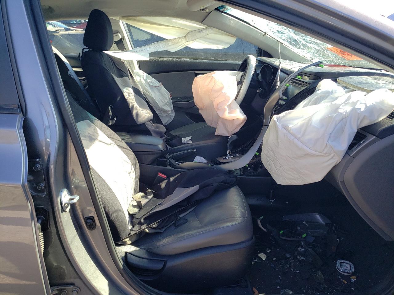 2013 Hyundai Elantra - Image 7