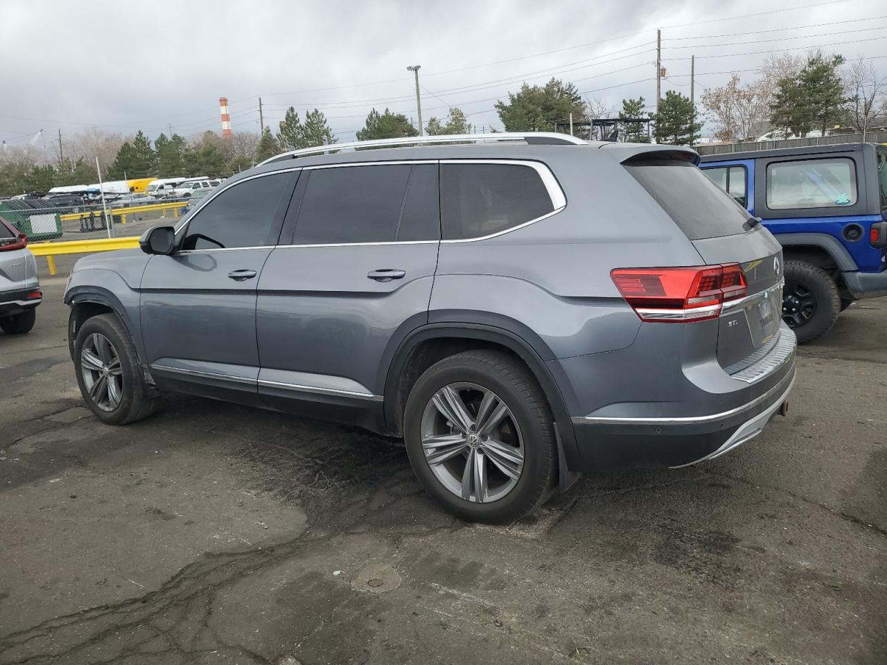 2018 Volkswagen Atlas - Image 2