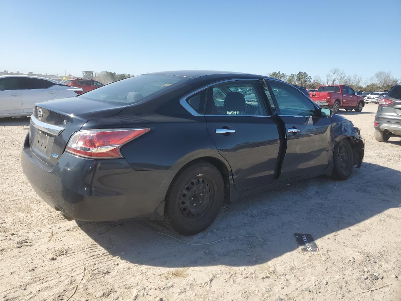 2014 Nissan Altima - Image 3