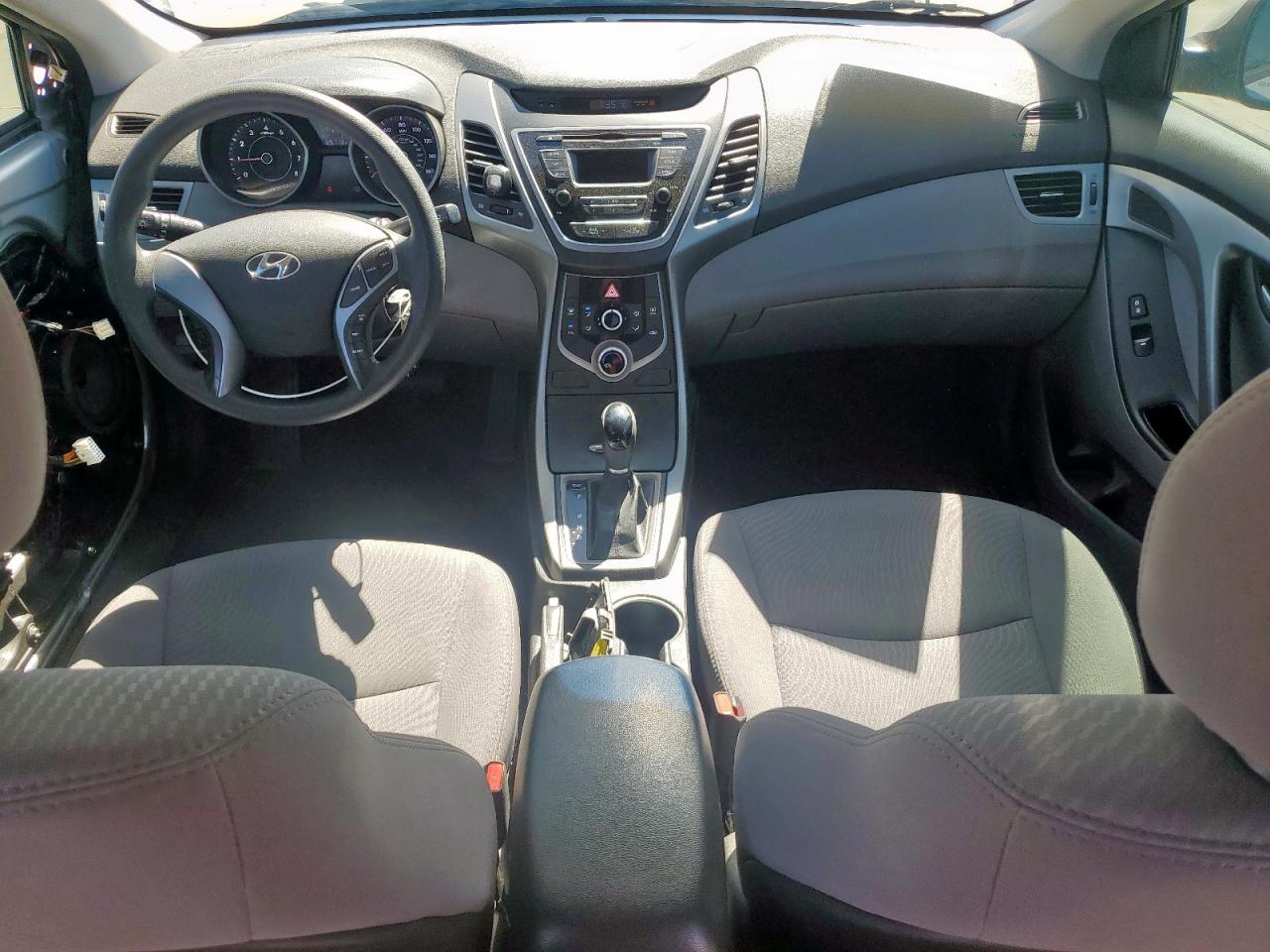 2015 Hyundai Elantra - Image 8