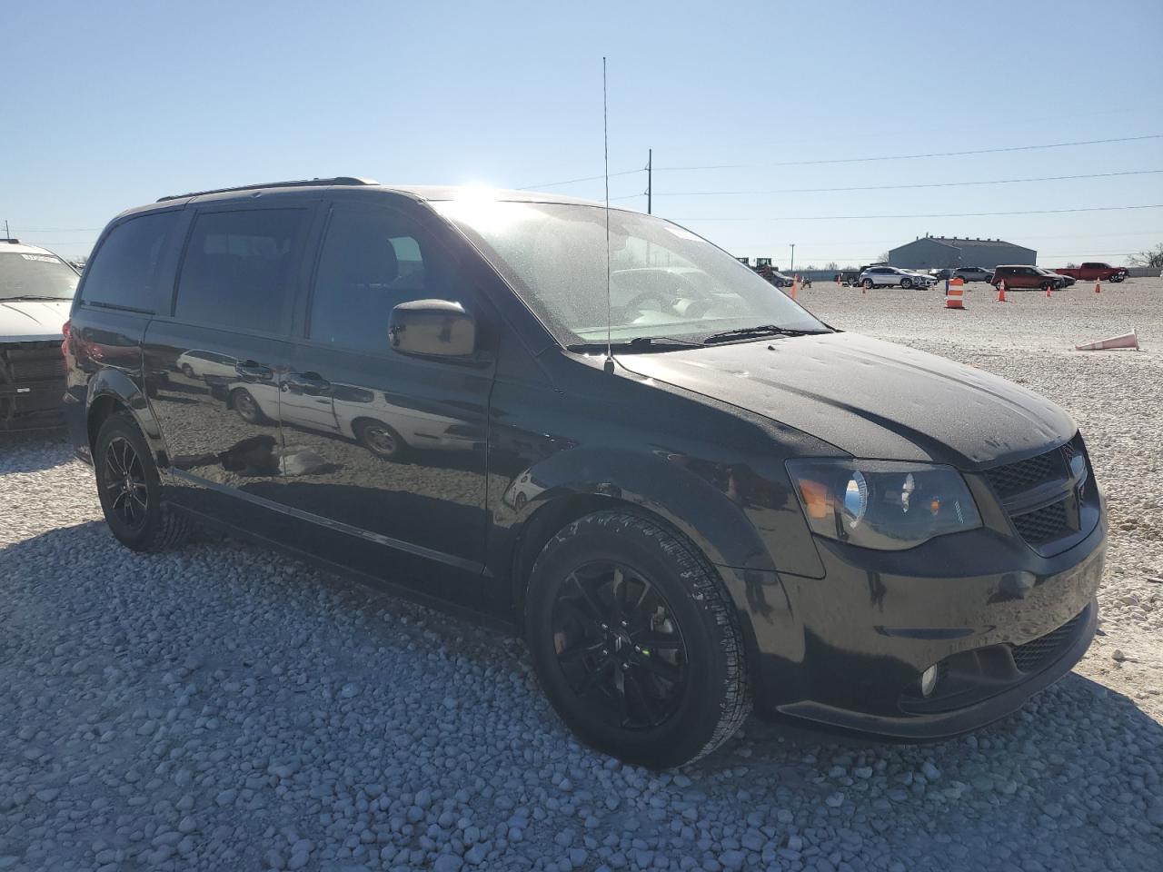 2019 Dodge Caravan - Image 4