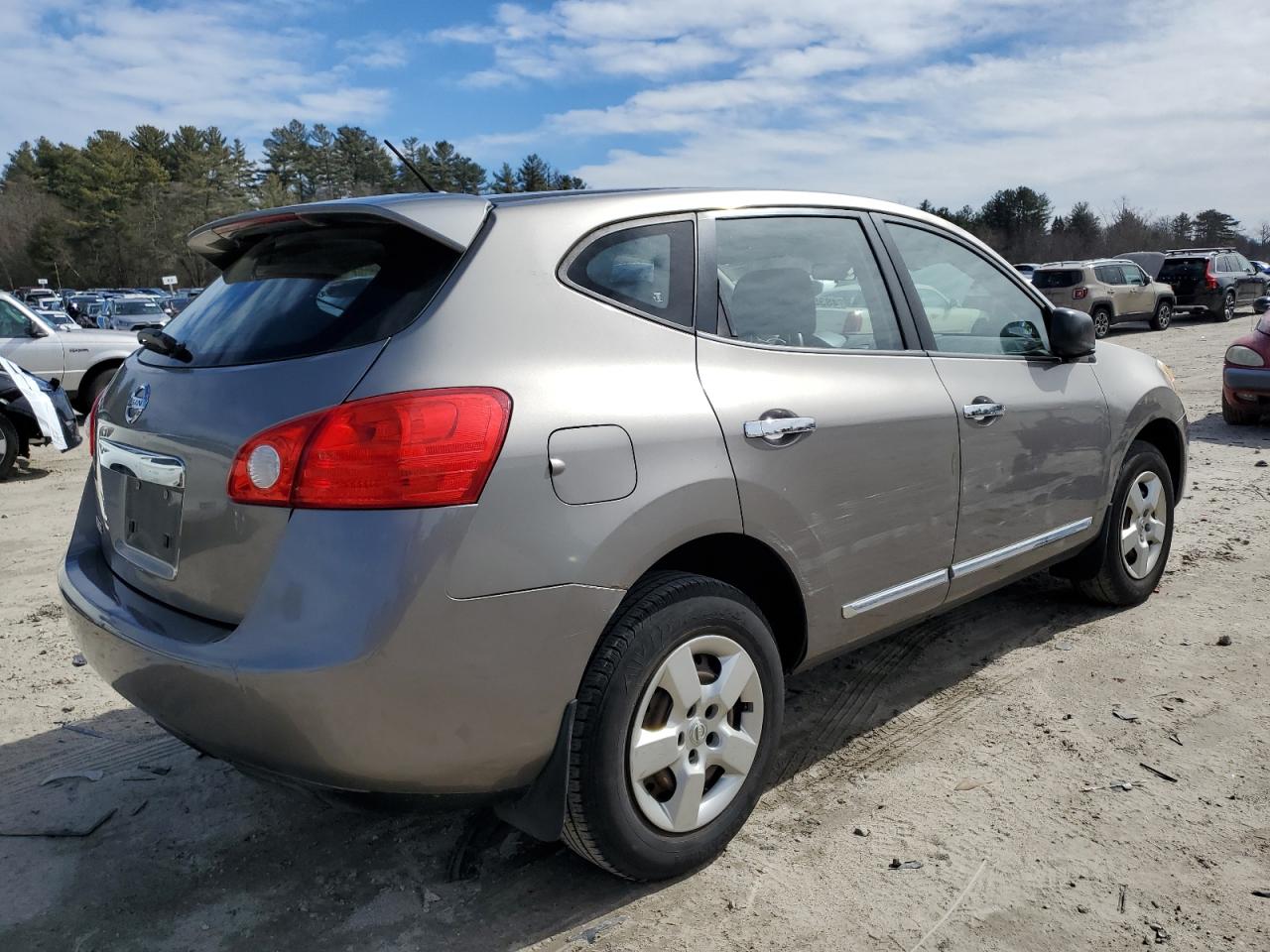 2011 Nissan Rogue - Image 3