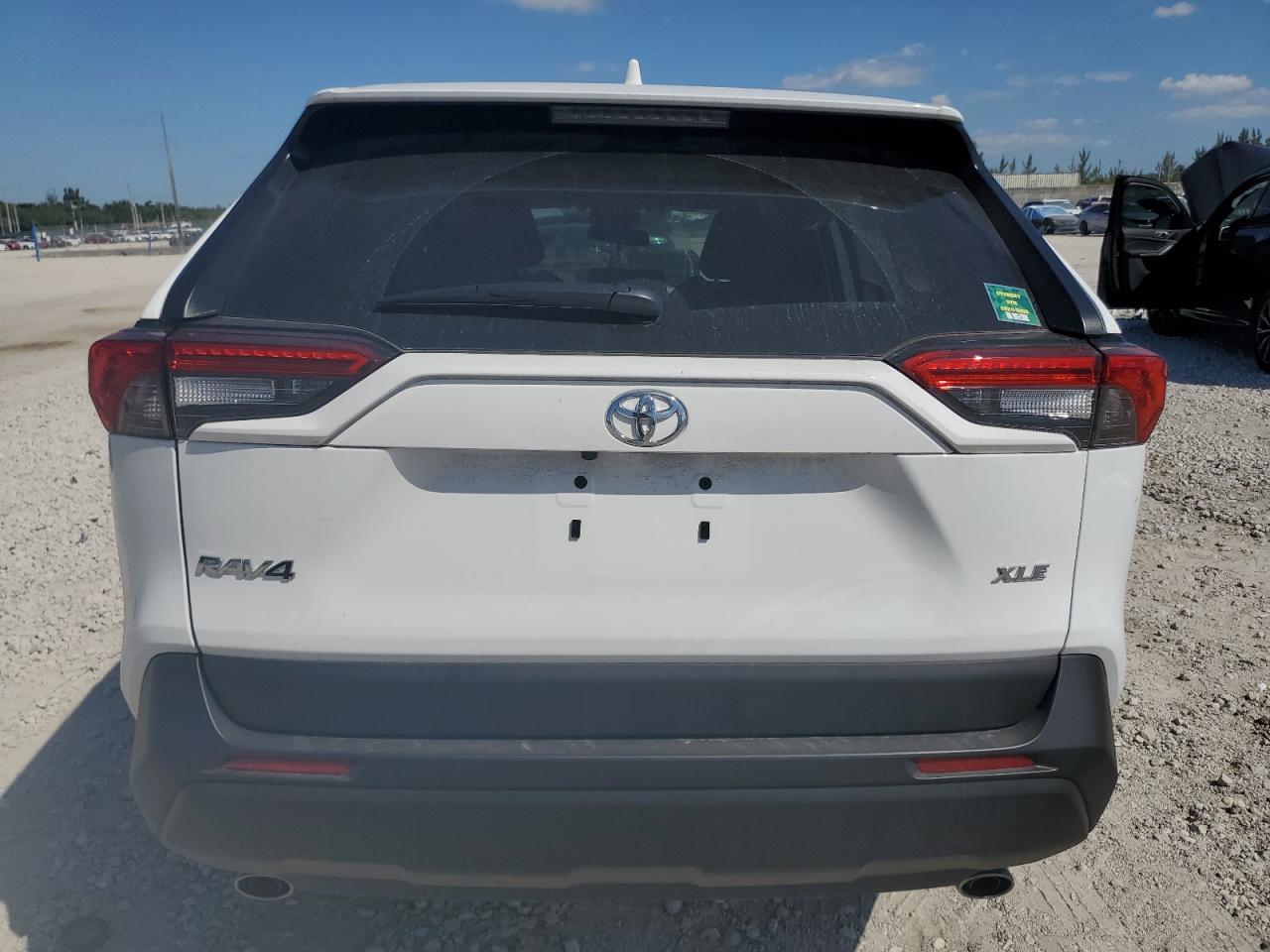 2024 Toyota RAV 4 - Image 6