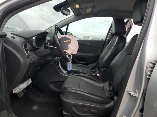  CHEVROLET TRAX 2018 Srebrny