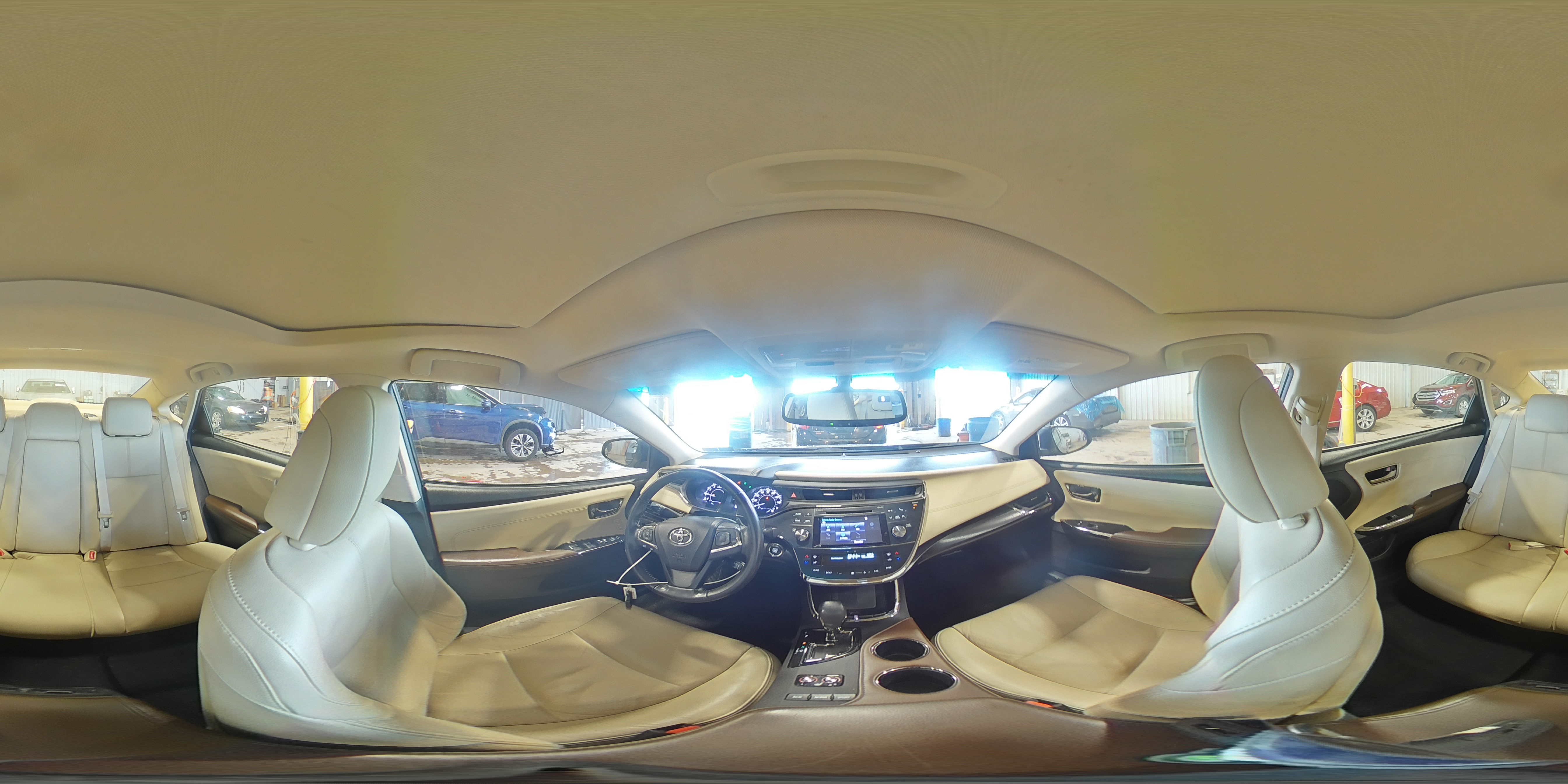 2016 Toyota Avalon - Image 15